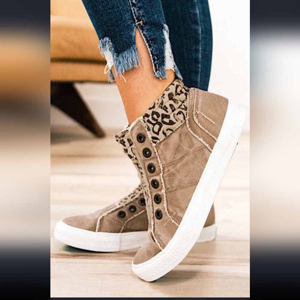 Khaki leopard high top shoes